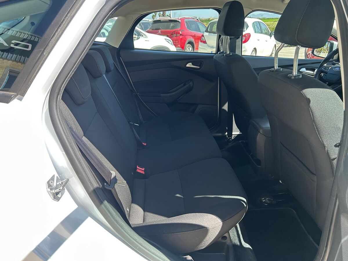 FORD FOCUS BUSINESS 1.5 TDCI AUTO SPANISH LHD IN SPAIN 105000 MILES SUPERB 2016